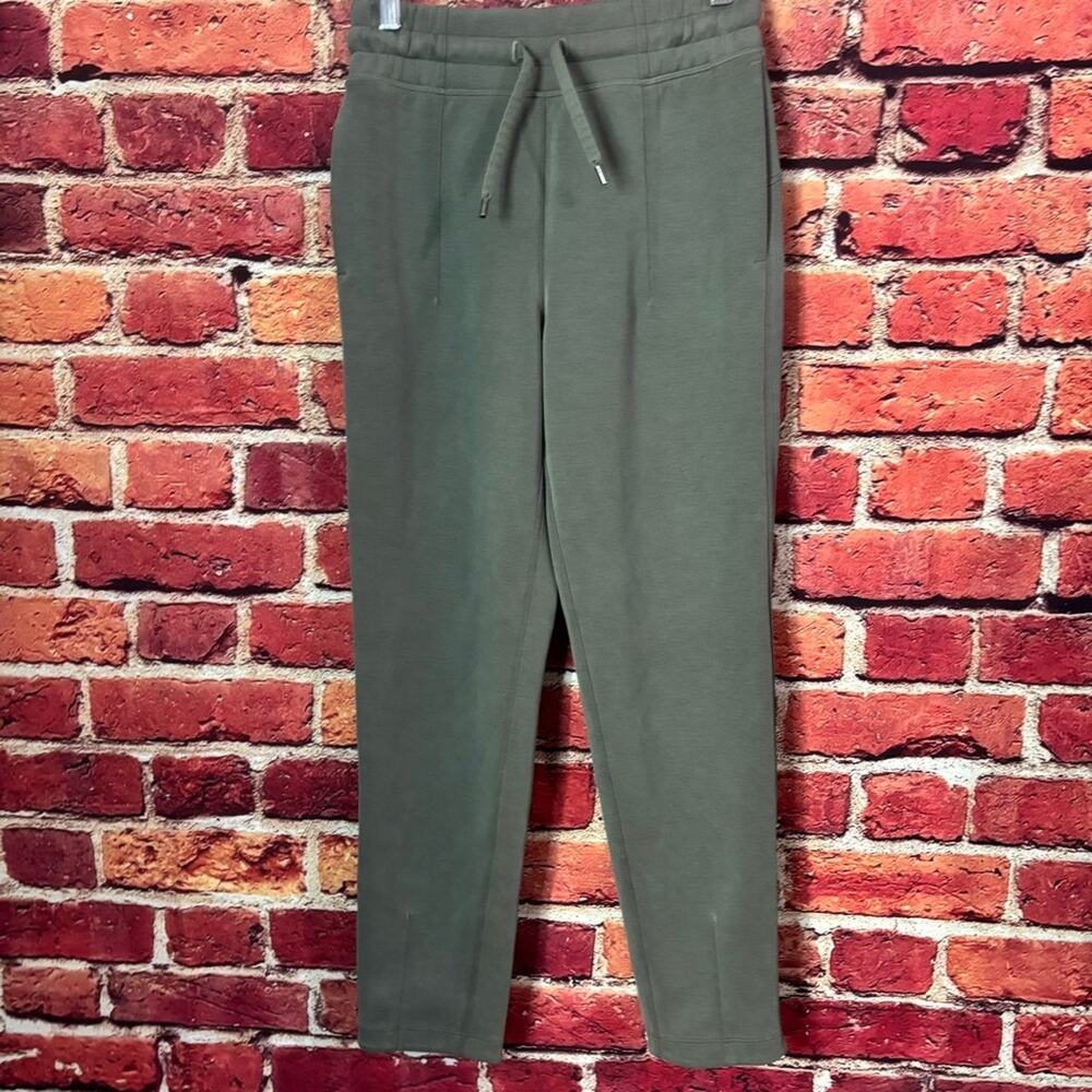 Lululemon joggers size 4